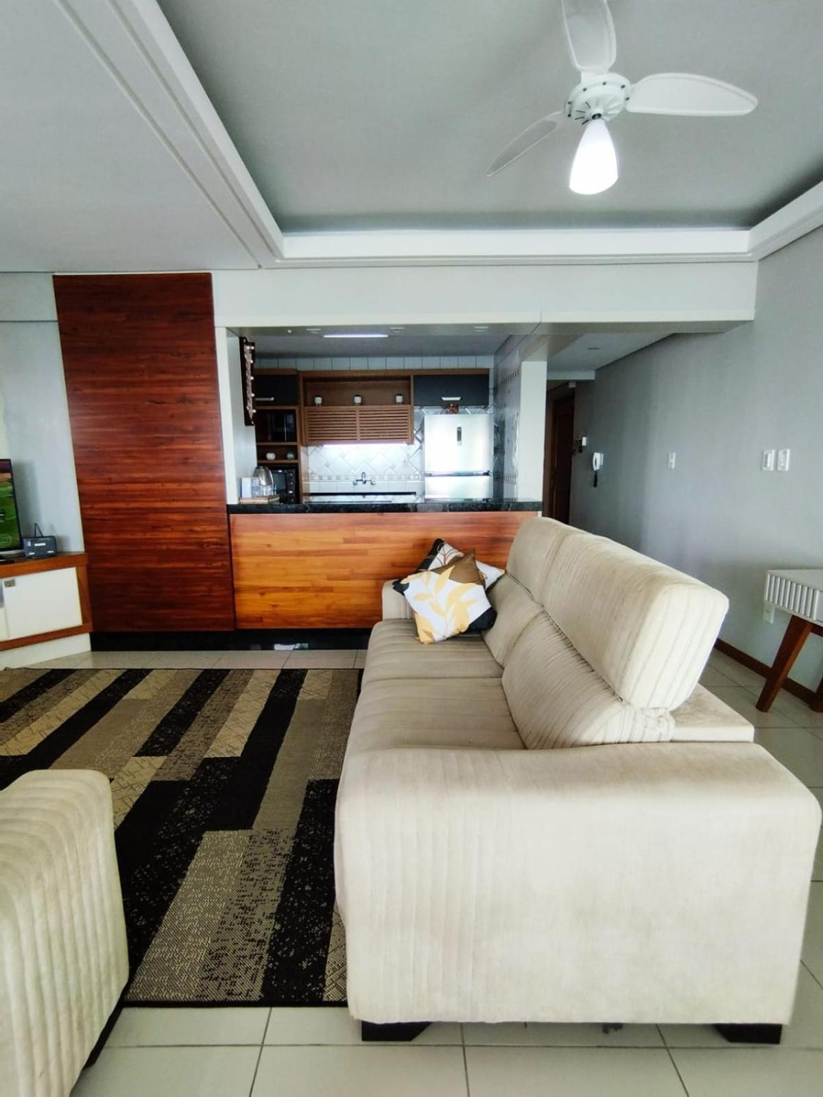 Apartment Em