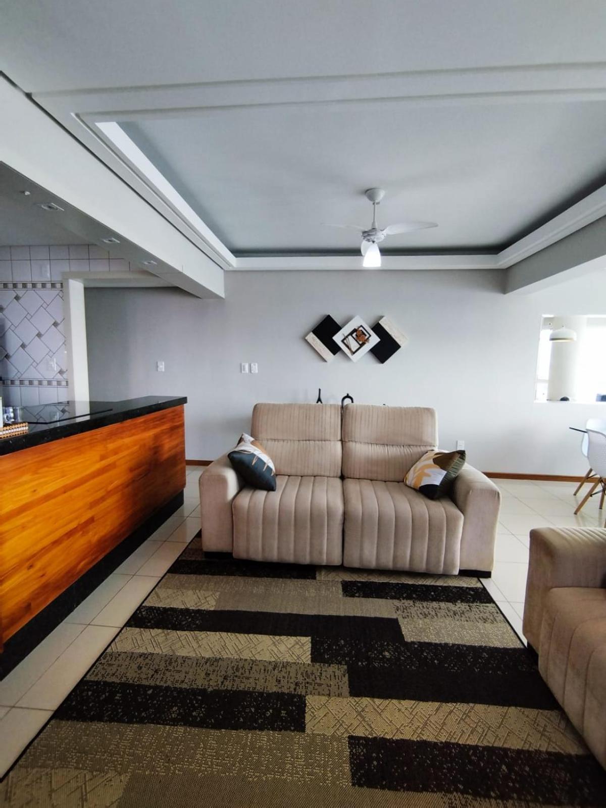 Em Apartment *