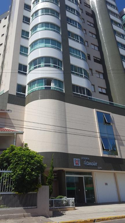 Apartment Em *